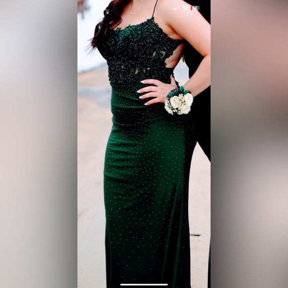 Gorgeous Emerald green long prom dress - Picture 3 of 5